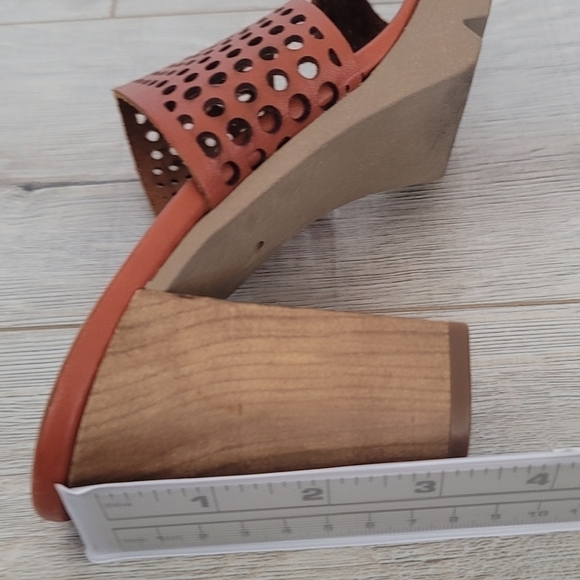 Marella Made in Italy perforated  band leather Sandal Bunt Orange US 9.5 - Picture 6 of 8